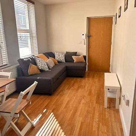 2 Bedroom Apartment In Se13 London Exterior photo