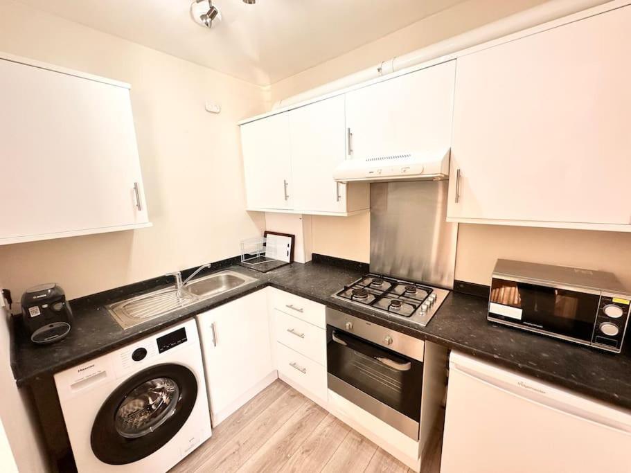 2 Bedroom Apartment In Se13 London Exterior photo