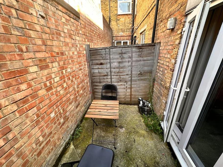 2 Bedroom Apartment In Se13 London Exterior photo